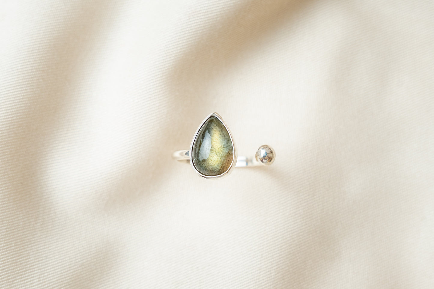 Lacrima Ring