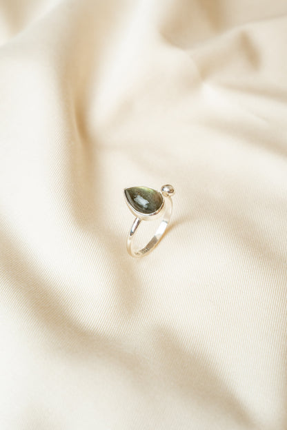Lacrima Ring