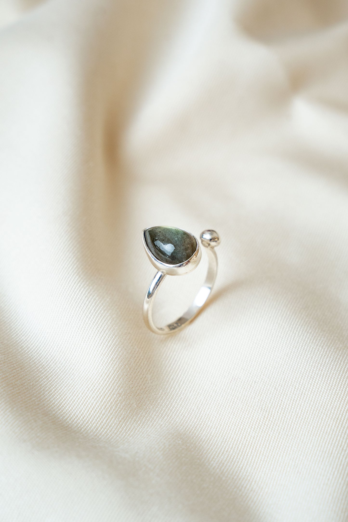 Lacrima Ring