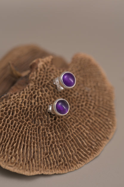 Tainome Stud Earrings