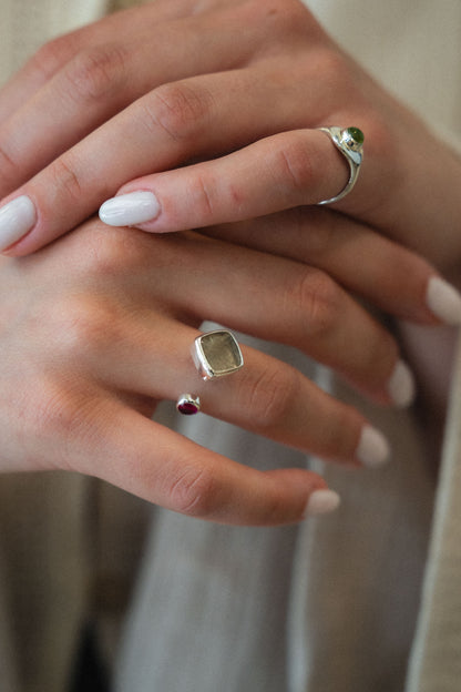 Iuxta Ring