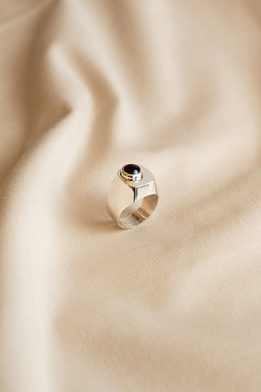 Domus Signet Ring