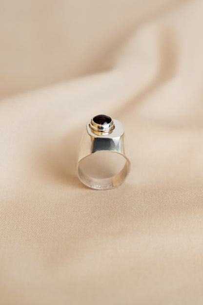 Domus Signet Ring
